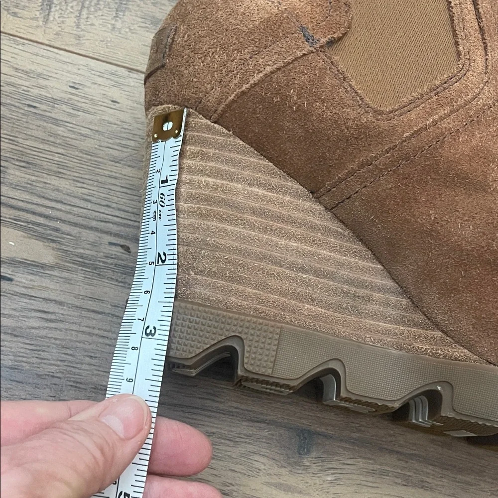 Sorel Tan Suede Wedge Boots Size 8.5